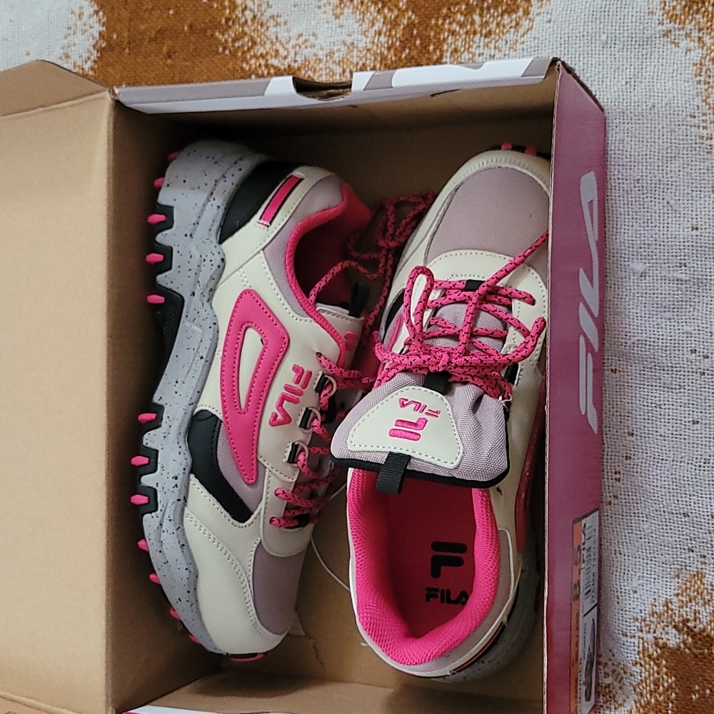 Womens Fila shoes